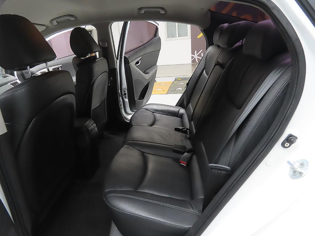 HYUNDAI Avante 2012 Blanco - Importación desde Corea - HF Imports Iquique - Foto 9