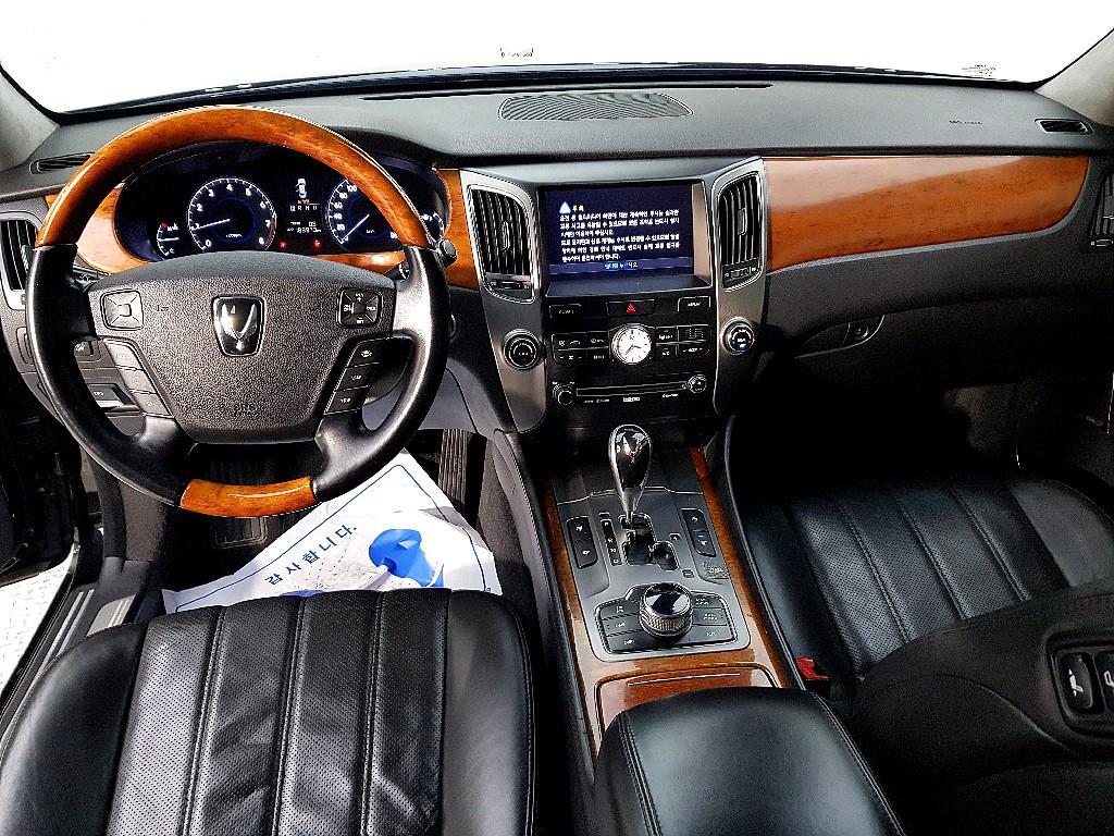 HYUNDAI Equus - Vista 5