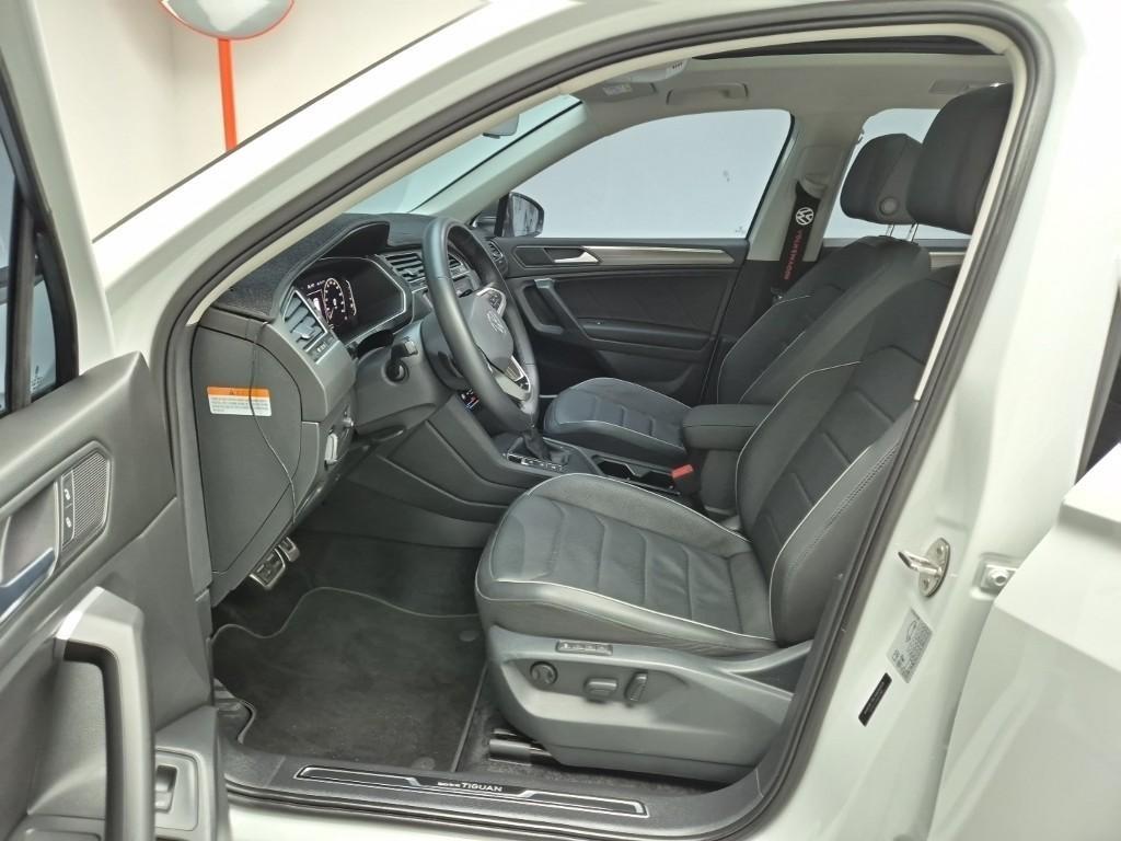 Volkswagen Tiguan - Vista 11