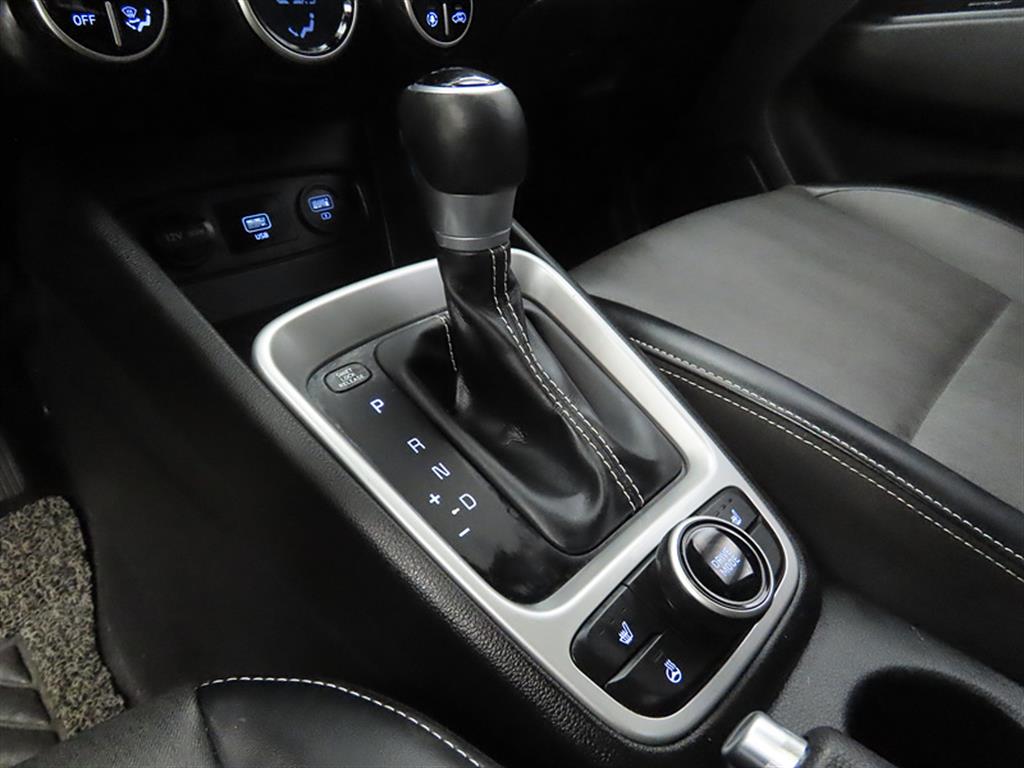 HYUNDAI Venue - Vista 11