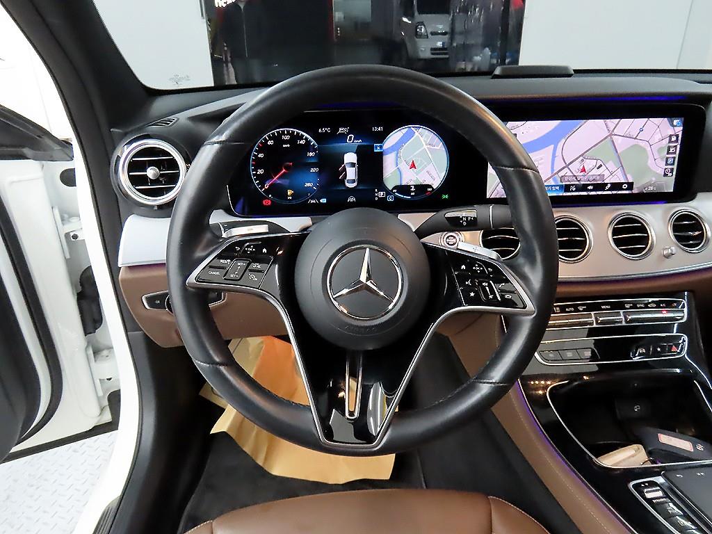 Mercedes Benz E class - Vista 9