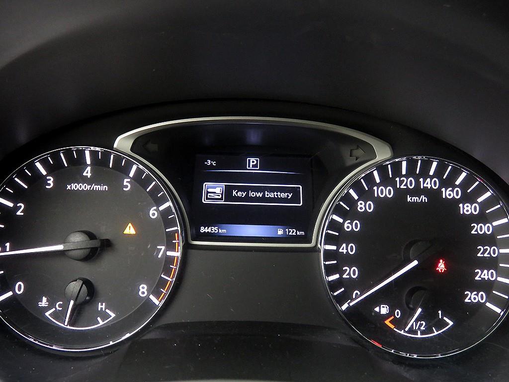 Nissan Altima - Vista 11