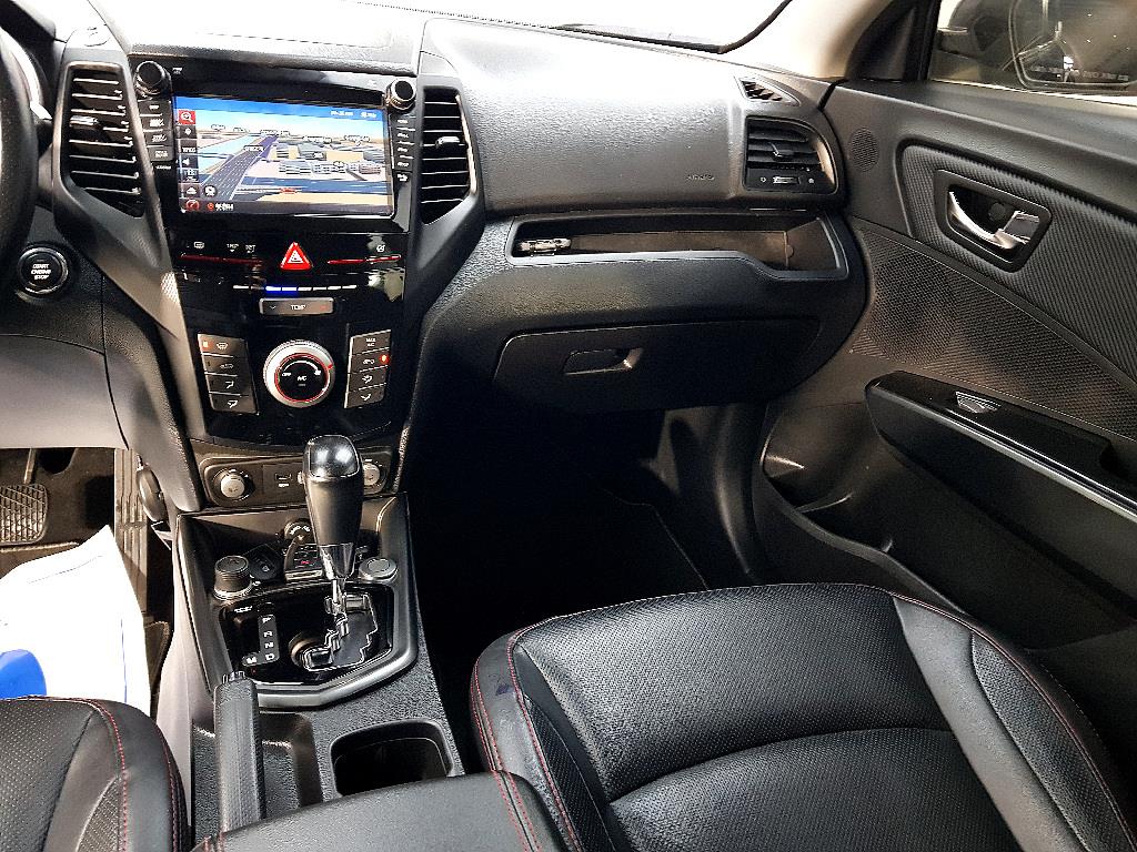 Ssangyong Tivoli - Vista 10