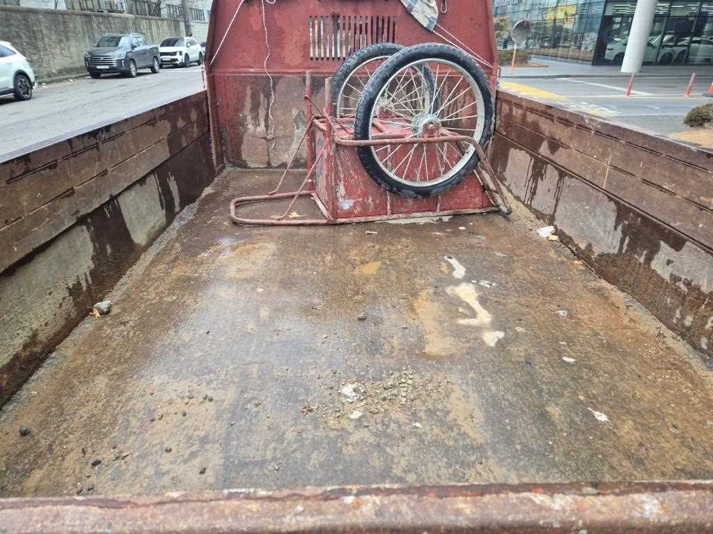 medium and large cargo dump - Vista 12