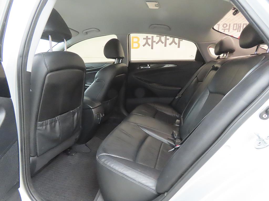 HYUNDAI Sonata - Vista 6