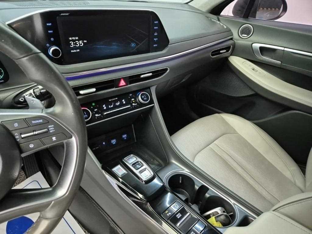HYUNDAI Sonata - Vista 10