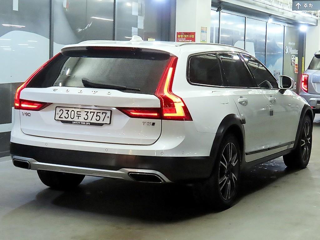 Volvo V90 - Vista 4