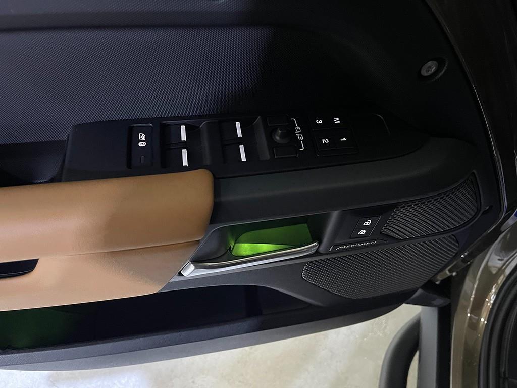 Land Rover Defender 2024 Café - Importación desde Corea - HF Imports Iquique - Foto 13