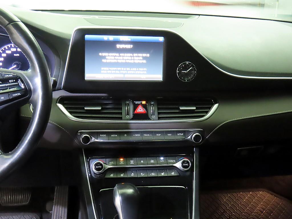 HYUNDAI Grandeur - Vista 11