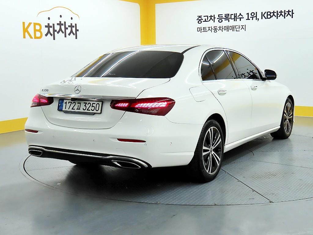 Mercedes Benz E class - Vista 4