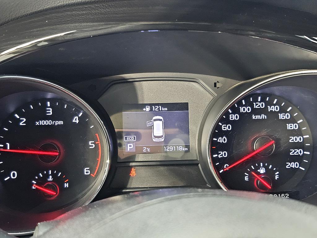 KIA Carnival - Vista 7