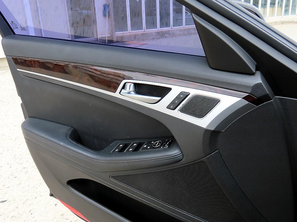 HYUNDAI Genesis - Vista 12