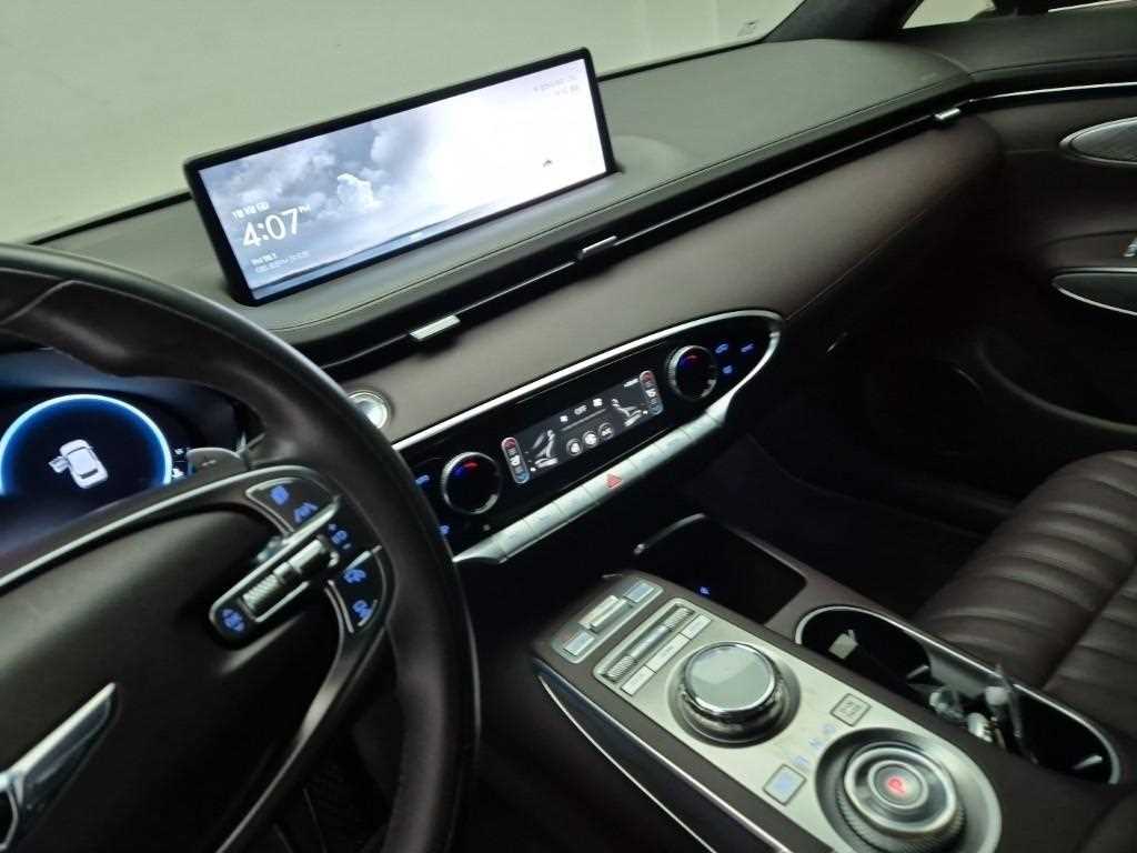 Genesis GV70 - Vista 10