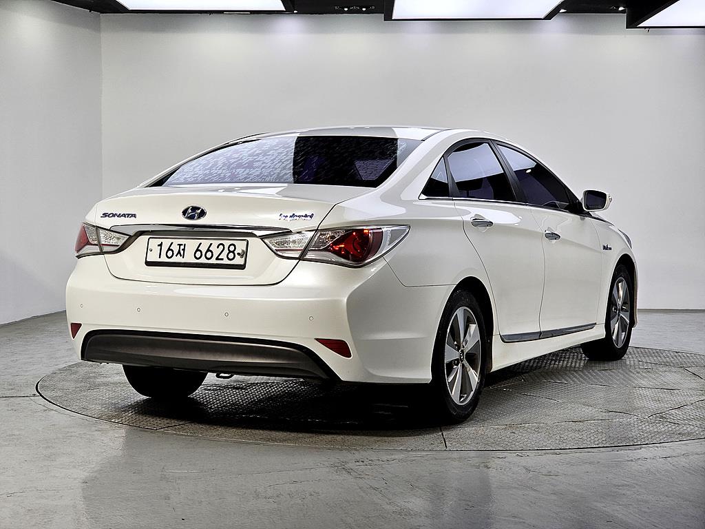 HYUNDAI Sonata - Vista 4