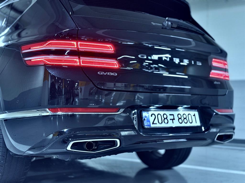 Genesis GV80 - Vista 8