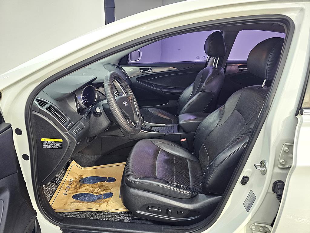 HYUNDAI Sonata - Vista 8