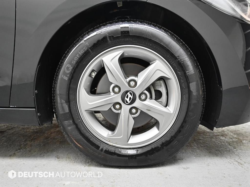 HYUNDAI Avante - Vista 5