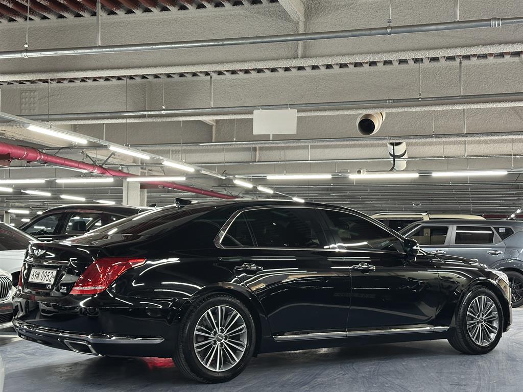 Genesis EQ900 - Vista 4