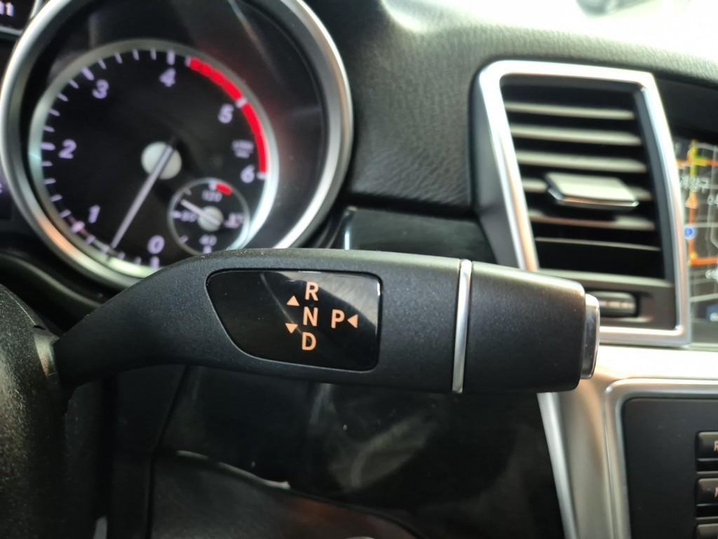 Mercedes Benz M Class - Vista 8