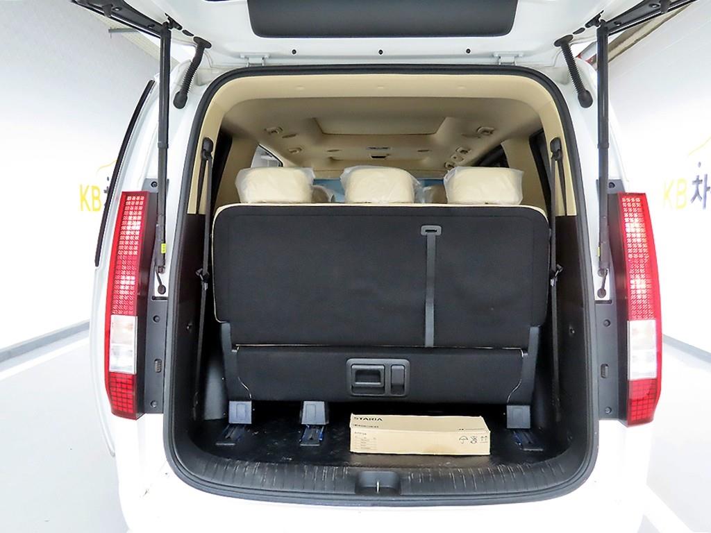 HYUNDAI Staria - Vista 5