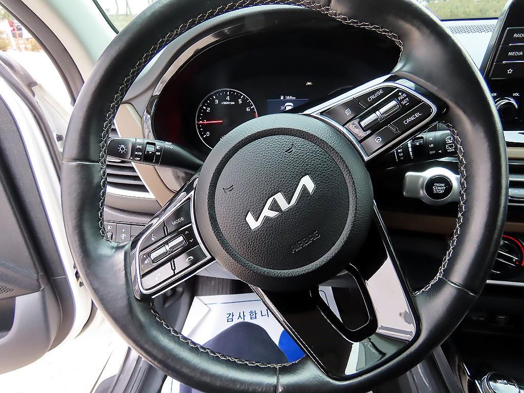 KIA Seltos - Vista 8