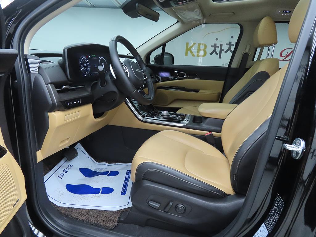 KIA Carnival - Vista 5