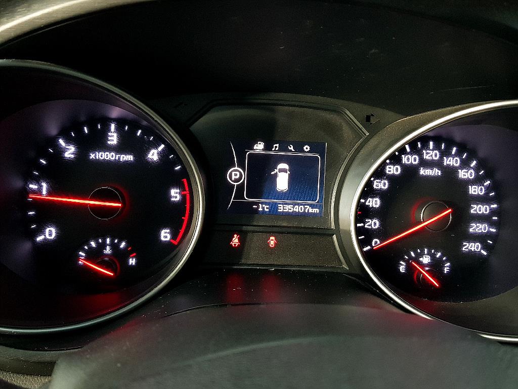 KIA Carnival - Vista 7