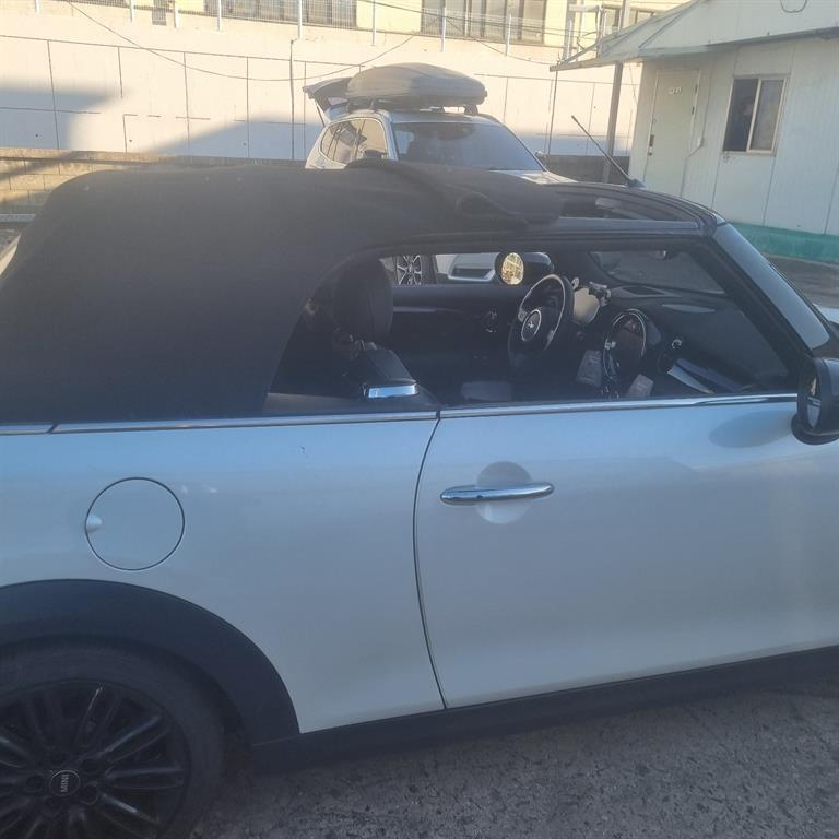 Mini Cooper Convertible - Vista 4