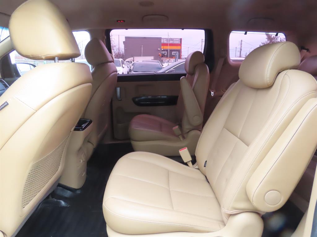 KIA Carnival 2018 - Importación desde Corea - HF Imports Iquique - Foto 9