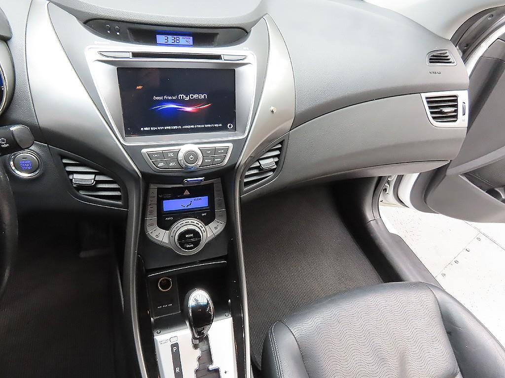 HYUNDAI Avante 2012 Blanco - Importación desde Corea - HF Imports Iquique - Foto 7