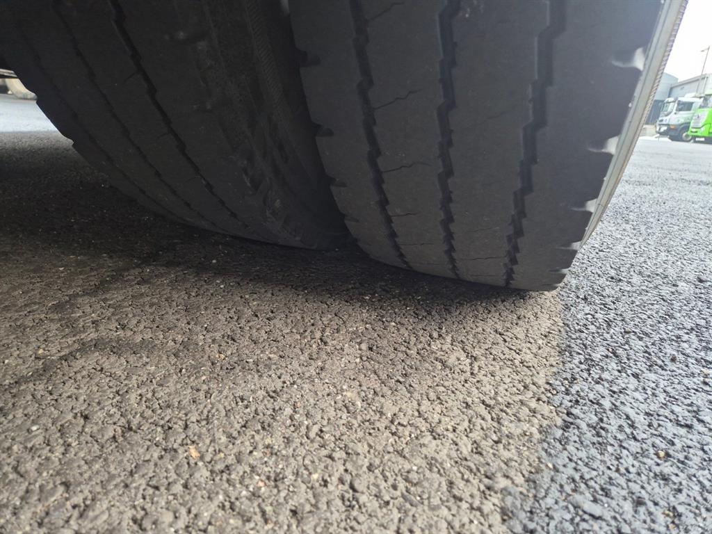 medium and large bus Medium-sized Hyundai Bus - Vista 11