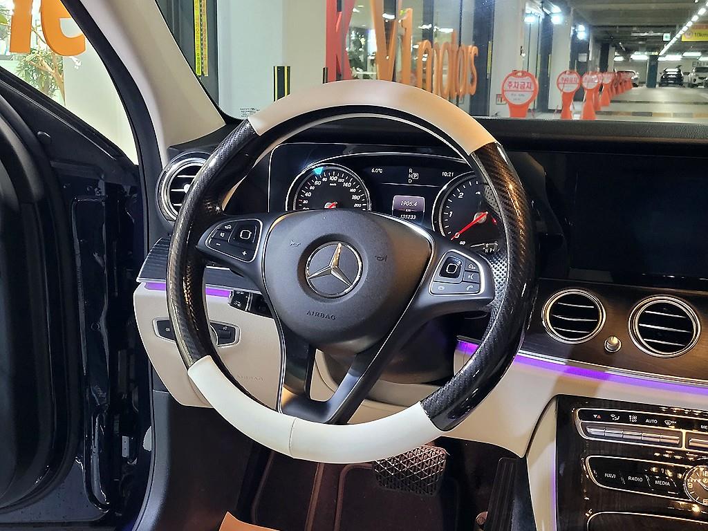 Mercedes Benz E class - Vista 9