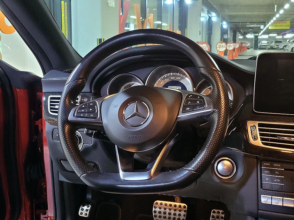 Mercedes Benz CLS Class - Vista 9