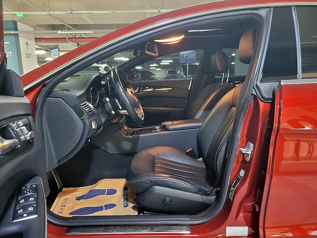 Mercedes Benz CLS Class - Vista 7