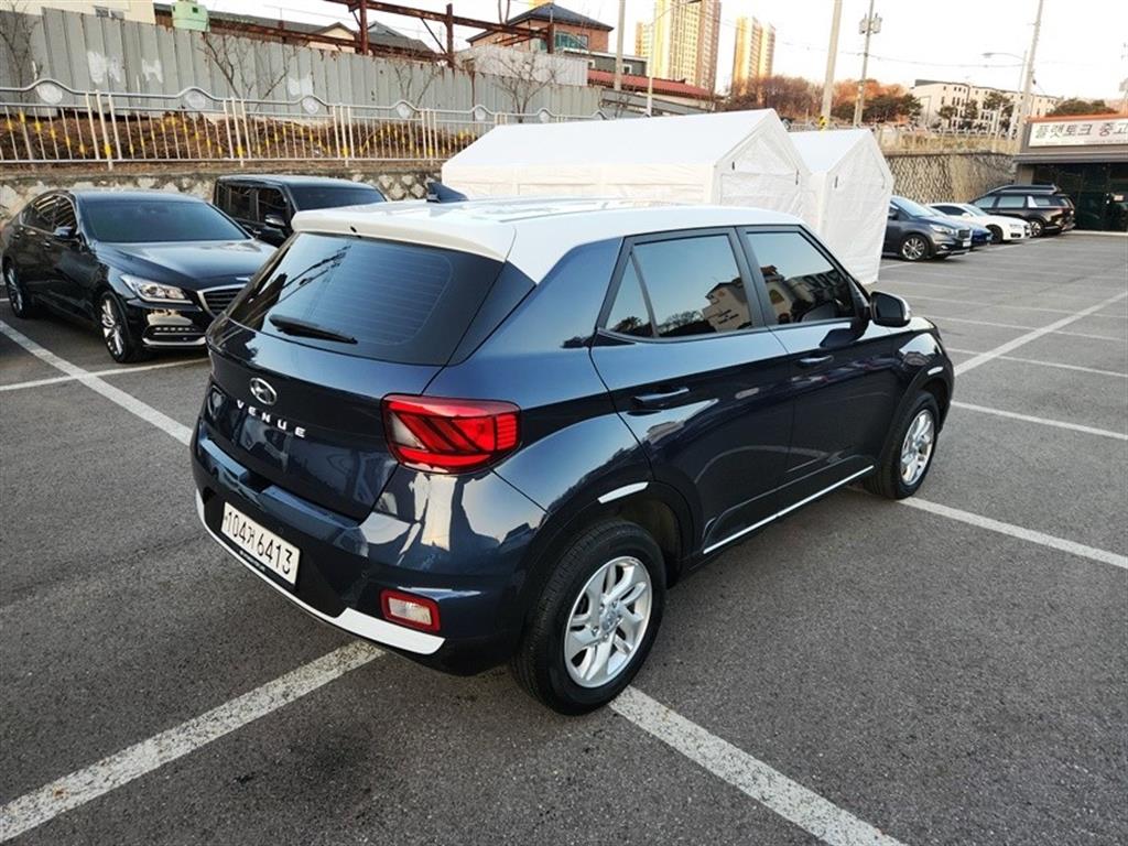 HYUNDAI Venue - Vista 2
