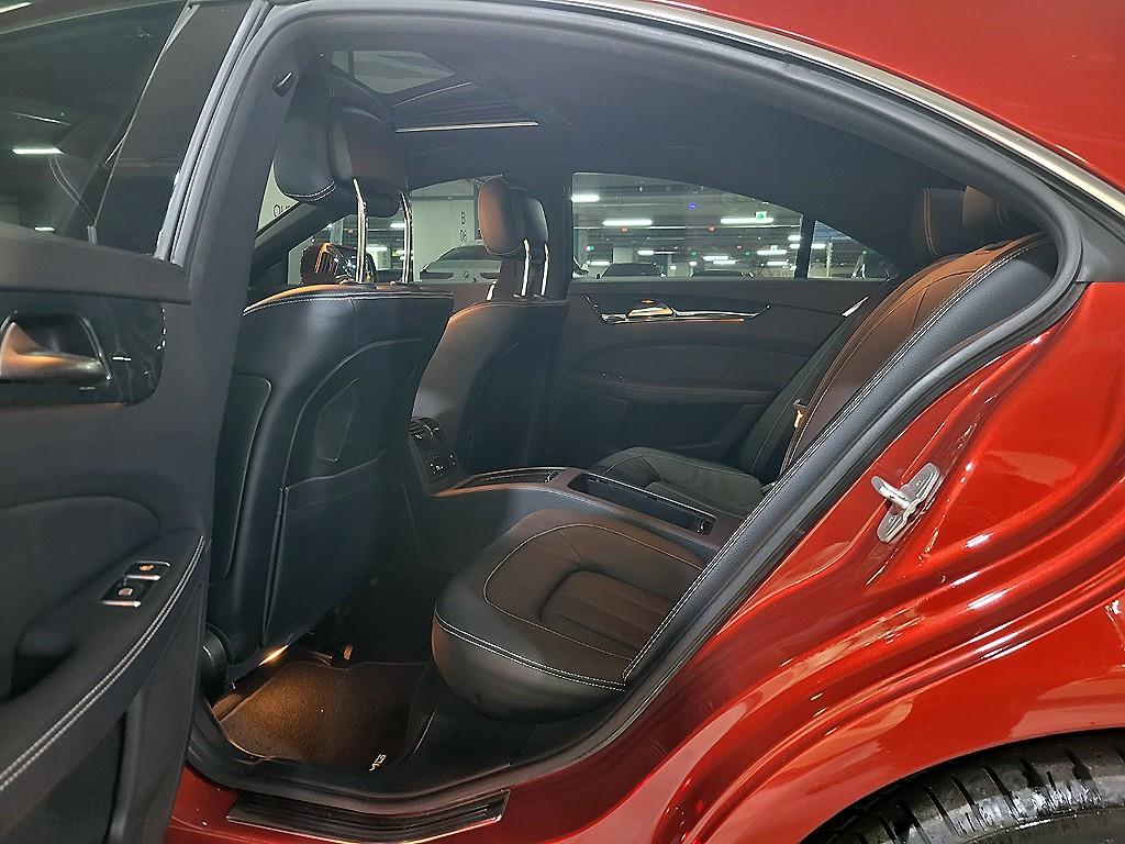 Mercedes Benz CLS Class - Vista 8