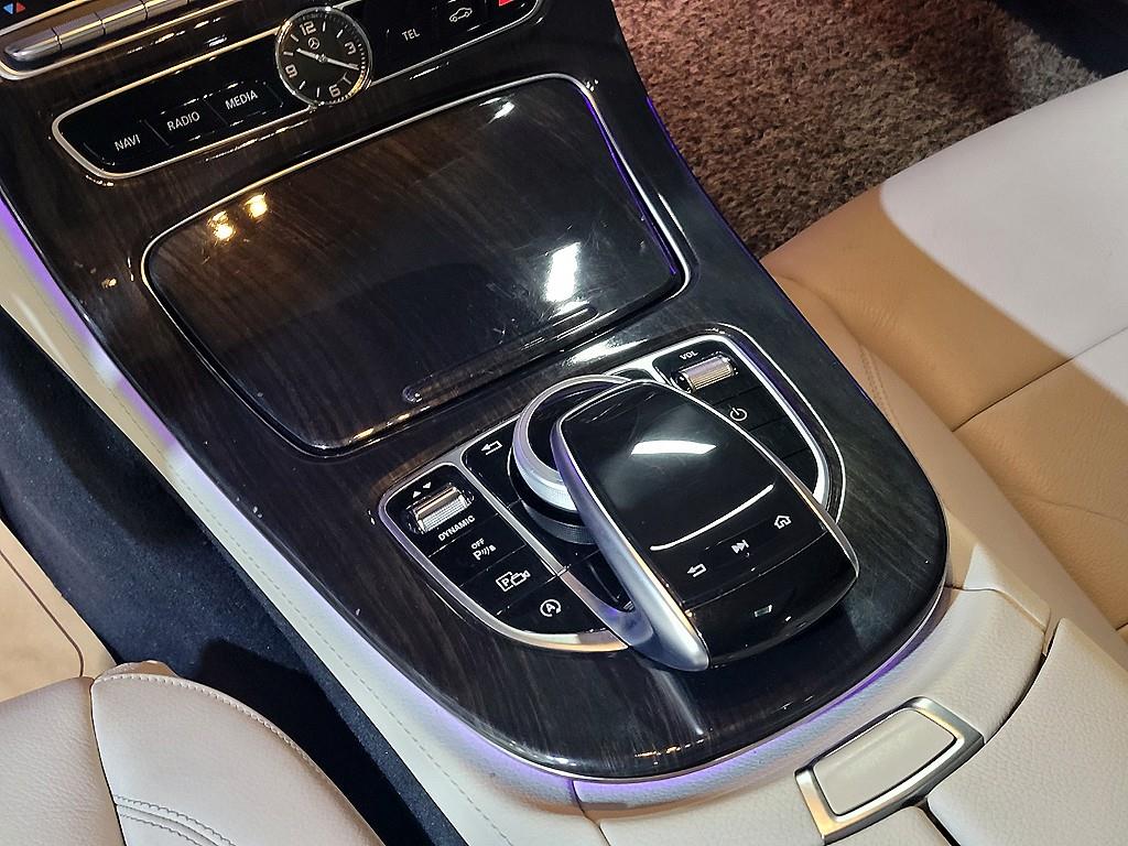 Mercedes Benz E class 2017 Azul - Importación desde Corea - HF Imports Iquique - Foto 14