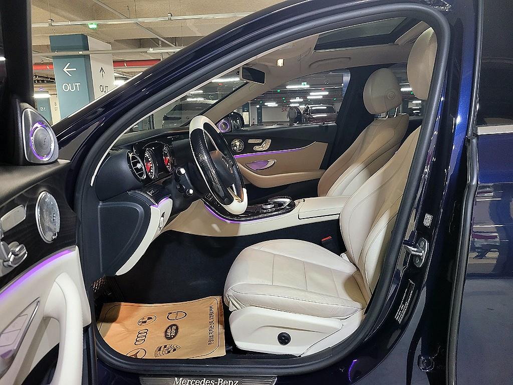 Mercedes Benz E class - Vista 7