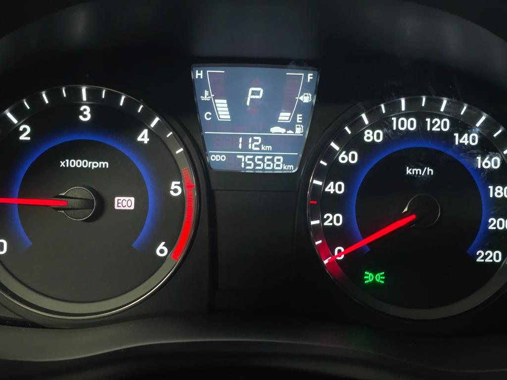 HYUNDAI Accent - Vista 8