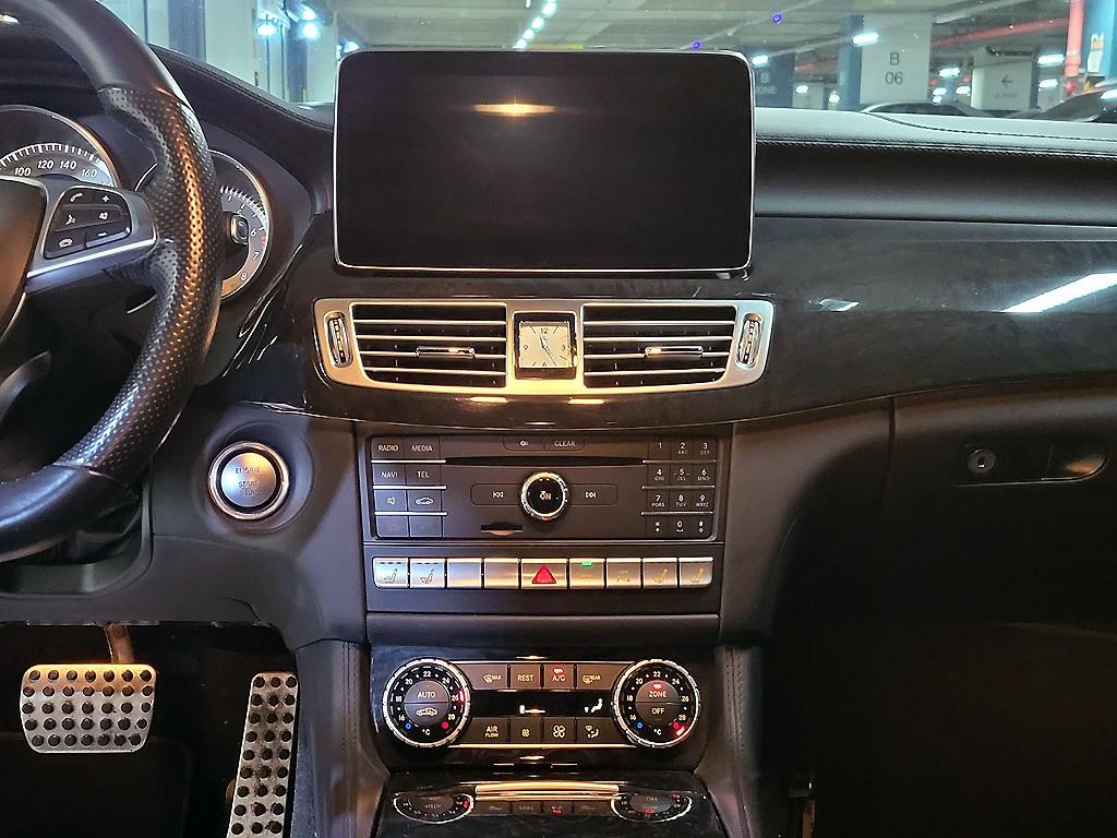 Mercedes Benz CLS Class - Vista 11