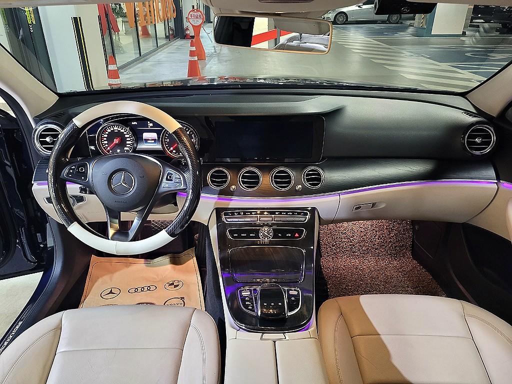 Mercedes Benz E class - Vista 6