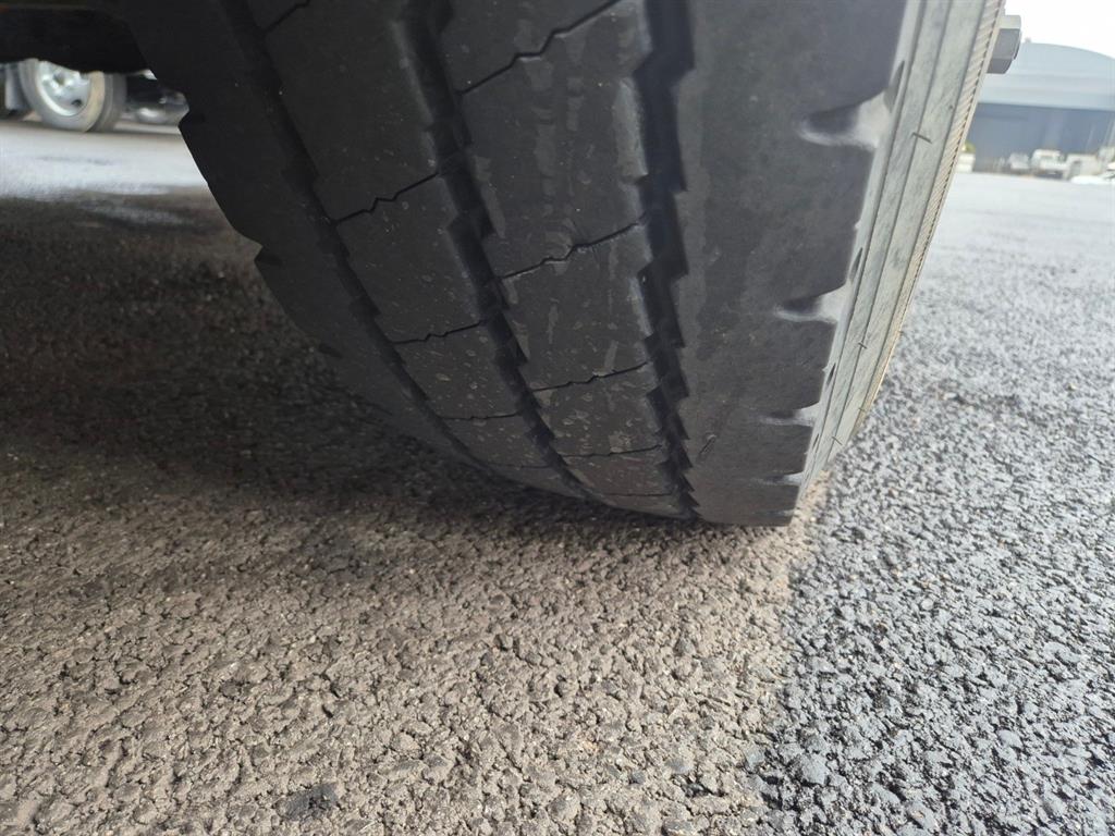 medium and large bus Medium-sized Hyundai Bus - Vista 12