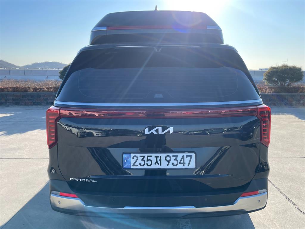 KIA Carnival - Vista 4