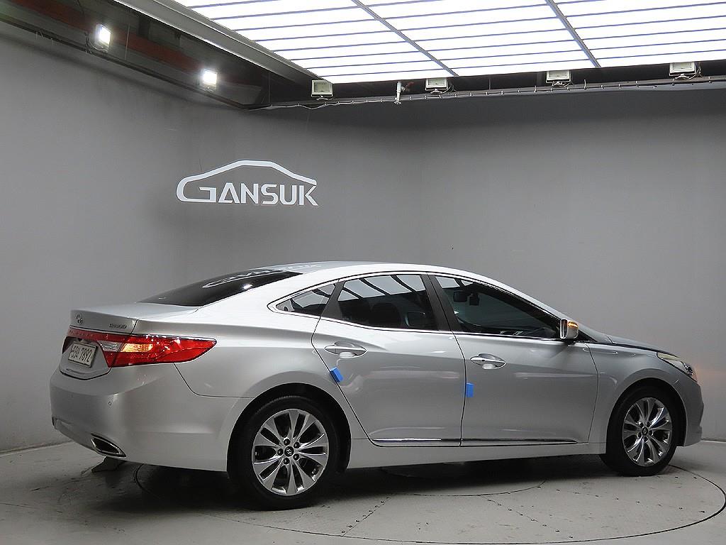 HYUNDAI Grandeur - Vista 7