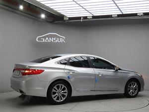 HYUNDAI Grandeur - Vista 8