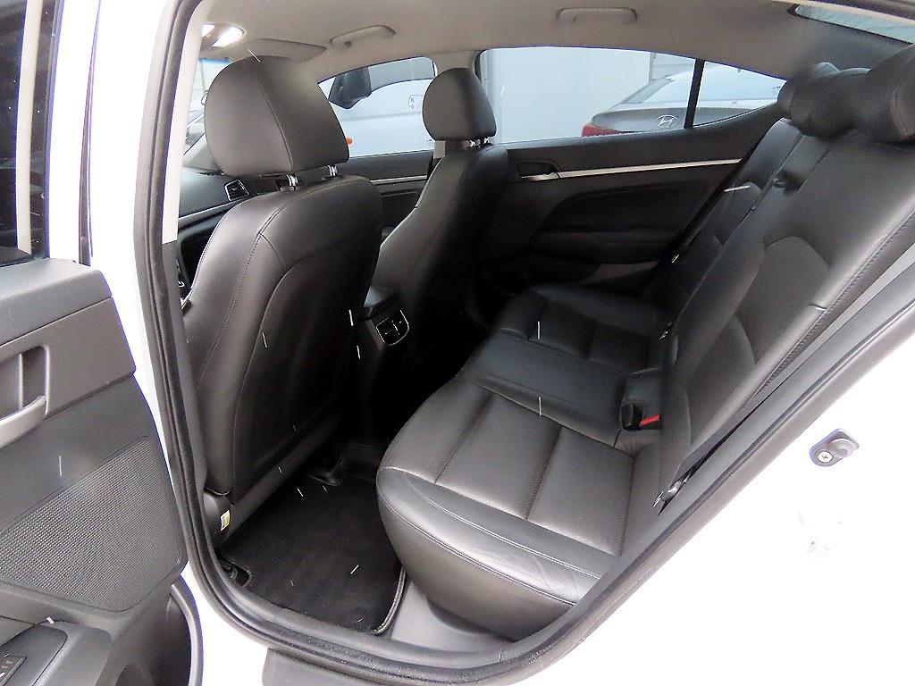 HYUNDAI Avante - Vista 6