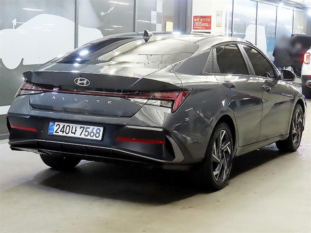 HYUNDAI Avante - Vista 4