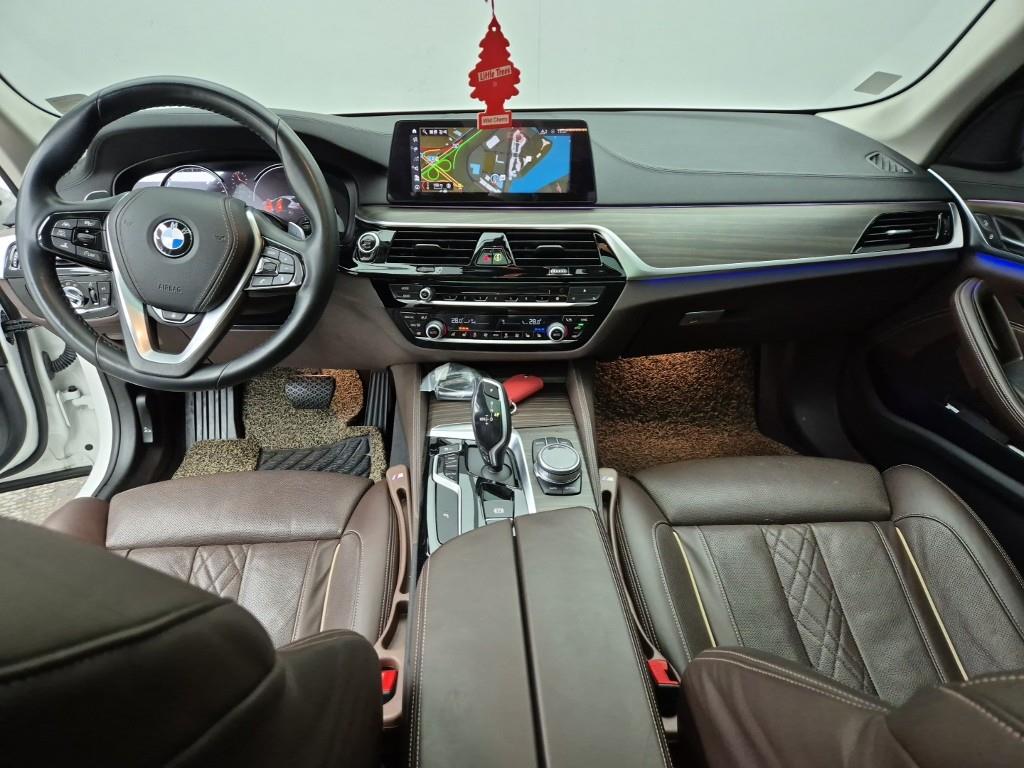 BMW 5 Series - Vista 5