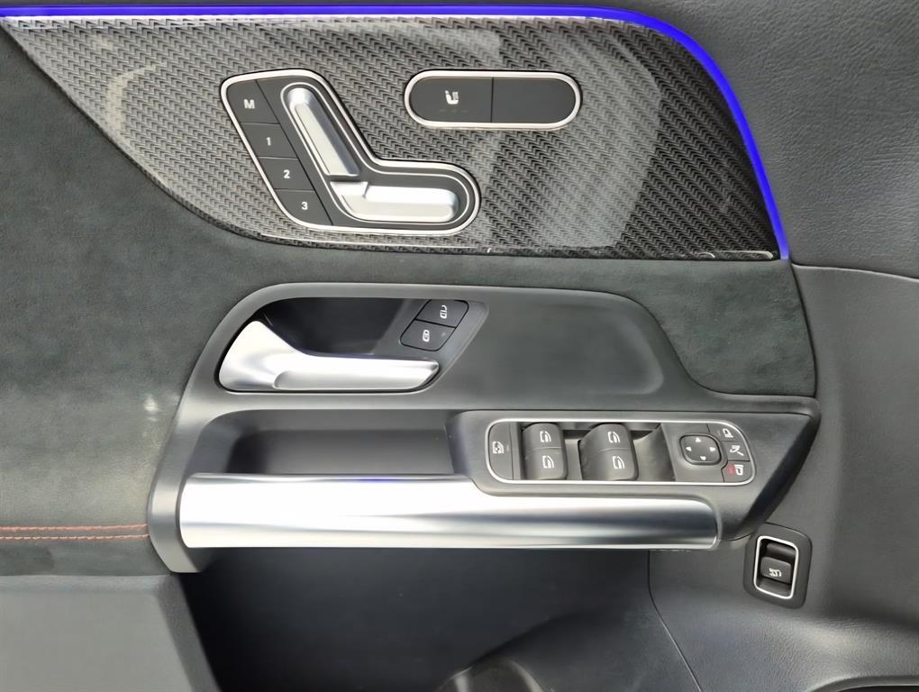 Mercedes Benz GLA Class - Vista 11