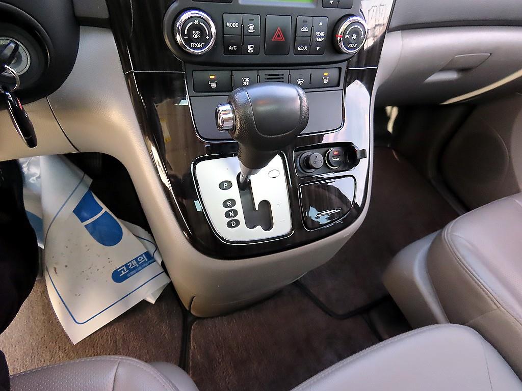 KIA Carnival - Vista 11